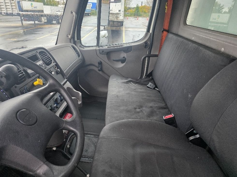 Medium Duty Box Truck-Light and Medium Duty Trucks-Freightliner-2020-M2-Indianapolis-IN-192,071\n\t\tmiles-$ 49,000 - Image 19