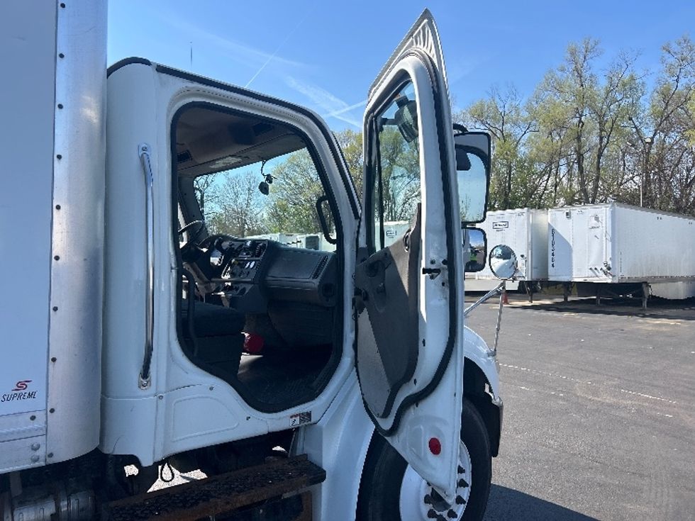 Medium Duty Box Truck-Light and Medium Duty Trucks-Freightliner-2020-M2-Indianapolis-IN-193,600\n\t\tmiles-$ 54,750 - Image 15