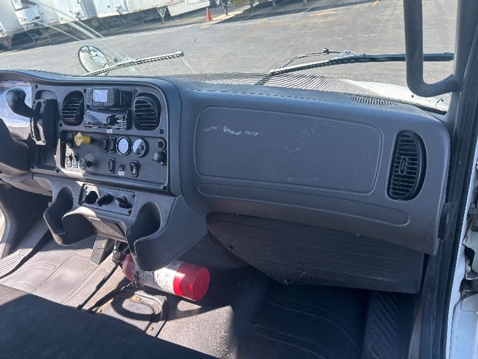 Medium Duty Box Truck-Light and Medium Duty Trucks-Freightliner-2020-M2-Indianapolis-IN-193,600\n\t\tmiles-$ 54,750 - Image 16