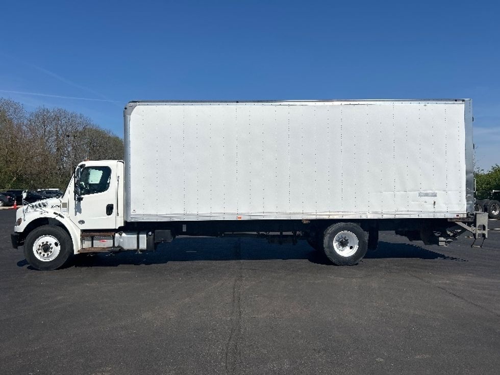 Medium Duty Box Truck-Light and Medium Duty Trucks-Freightliner-2020-M2-Indianapolis-IN-193,600\n\t\tmiles-$ 54,750 - Image 4