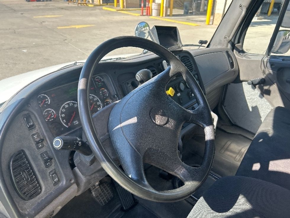Medium Duty Box Truck-Light and Medium Duty Trucks-Freightliner-2020-M2-Indianapolis-IN-198,853\n\t\tmiles-$ 49,250 - Image 17