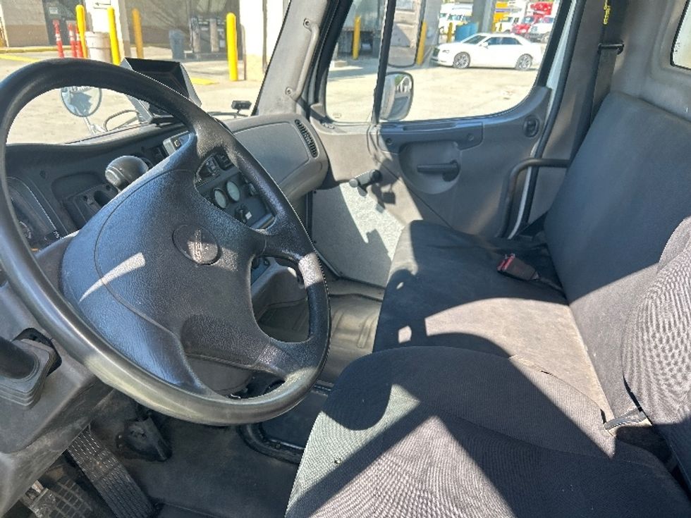 Medium Duty Box Truck-Light and Medium Duty Trucks-Freightliner-2020-M2-Indianapolis-IN-198,853\n\t\tmiles-$ 49,250 - Image 19