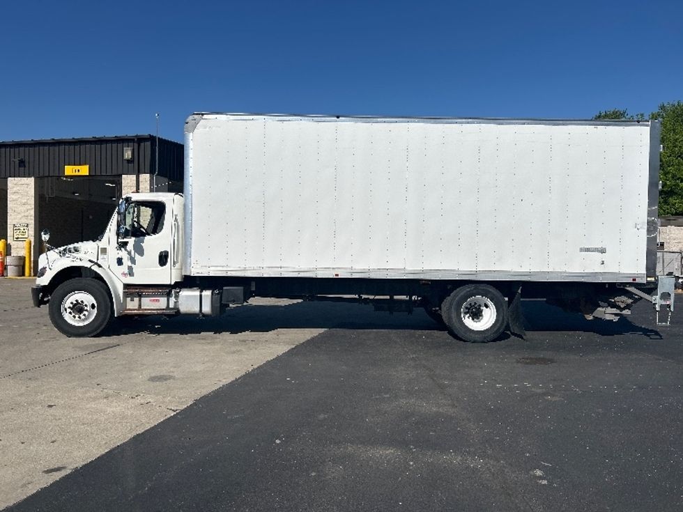 Medium Duty Box Truck-Light and Medium Duty Trucks-Freightliner-2020-M2-Indianapolis-IN-198,853\n\t\tmiles-$ 49,250 - Image 4