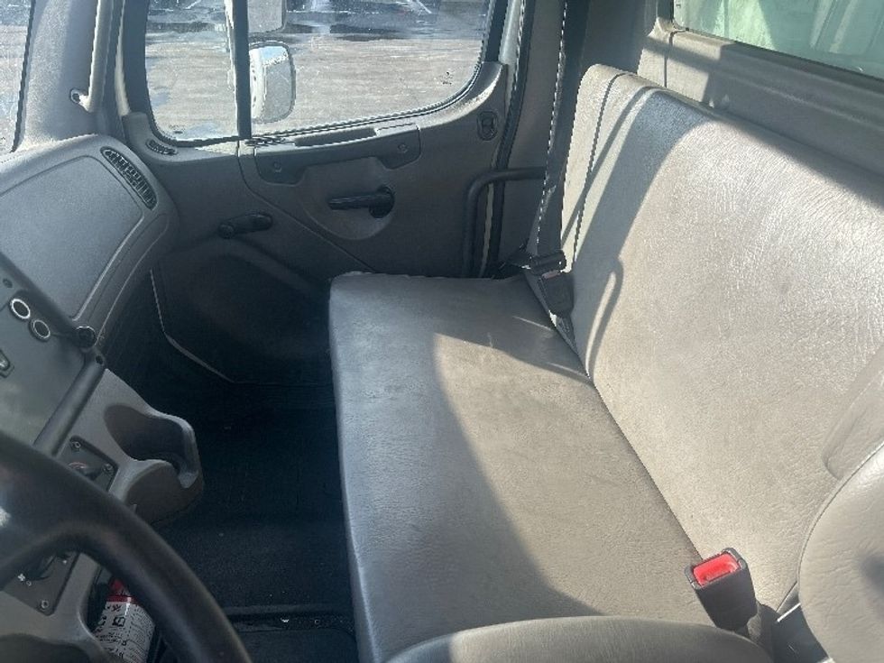 Medium Duty Box Truck-Light and Medium Duty Trucks-Freightliner-2020-M2-Indianapolis-IN-199,121\n\t\tmiles-$ 47,250 - Image 19