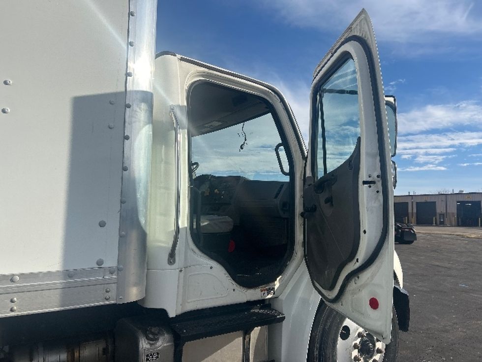 Medium Duty Box Truck-Light and Medium Duty Trucks-Freightliner-2020-M2-Indianapolis-IN-199,121\n\t\tmiles-$ 47,250 - Image 20