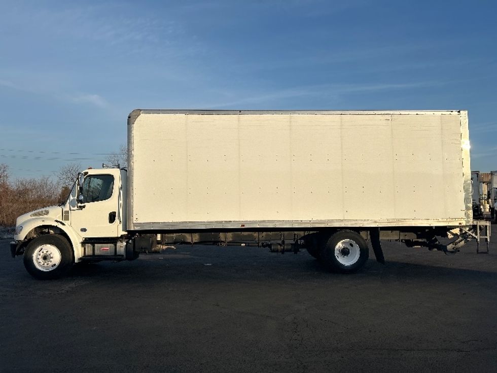 Medium Duty Box Truck-Light and Medium Duty Trucks-Freightliner-2020-M2-Indianapolis-IN-199,121\n\t\tmiles-$ 47,250 - Image 4