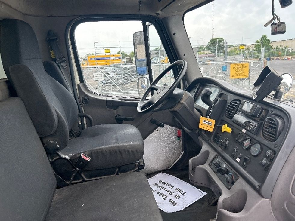 Medium Duty Box Truck-Light and Medium Duty Trucks-Freightliner-2020-M2-Indianapolis-IN-204,398\n\t\tmiles-$ 48,500 - Image 22