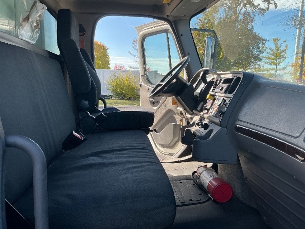 Medium Duty Box Truck-Light and Medium Duty Trucks-Freightliner-2020-M2-Indianapolis-IN-224,059\n\t\tmiles-$ 49,000 - Image 22