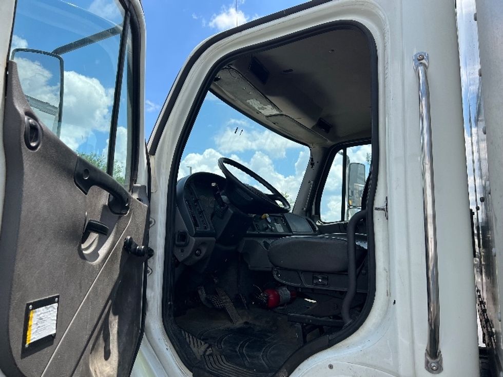 Medium Duty Box Truck-Light and Medium Duty Trucks-Freightliner-2020-M2-Indianapolis-IN-228,553\n\t\tmiles-$ 43,500 - Image 16