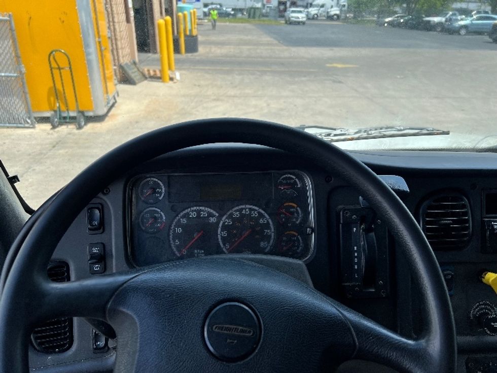 Medium Duty Box Truck-Light and Medium Duty Trucks-Freightliner-2020-M2-Indianapolis-IN-228,553\n\t\tmiles-$ 43,500 - Image 17