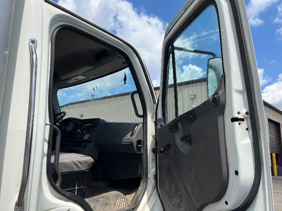 Medium Duty Box Truck-Light and Medium Duty Trucks-Freightliner-2020-M2-Indianapolis-IN-228,553\n\t\tmiles-$ 43,500 - Image 20