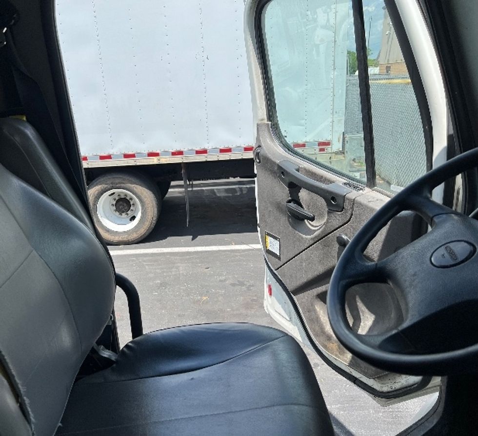 Medium Duty Box Truck-Light and Medium Duty Trucks-Freightliner-2020-M2-Indianapolis-IN-228,553\n\t\tmiles-$ 43,500 - Image 22