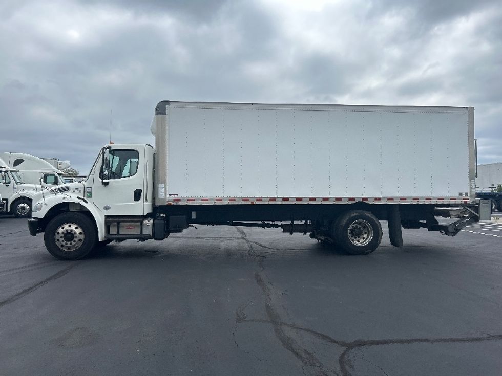 Medium Duty Box Truck-Light and Medium Duty Trucks-Freightliner-2020-M2-Indianapolis-IN-237,007\n\t\tmiles-$ 31,750 - Image 4