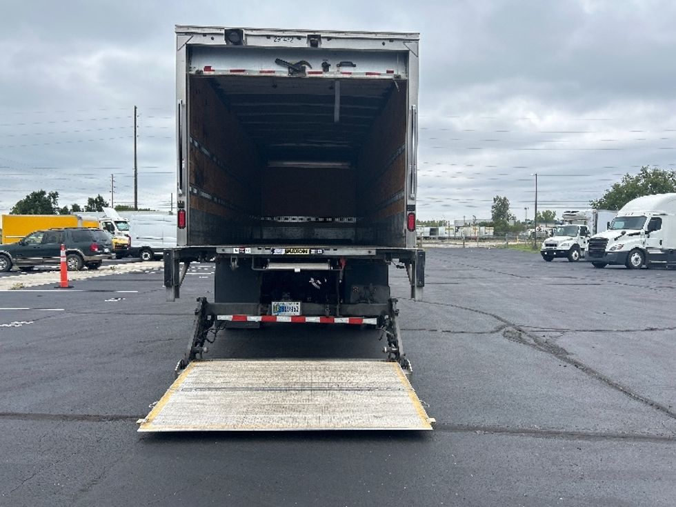 Medium Duty Box Truck-Light and Medium Duty Trucks-Freightliner-2020-M2-Indianapolis-IN-237,007\n\t\tmiles-$ 31,750 - Image 9