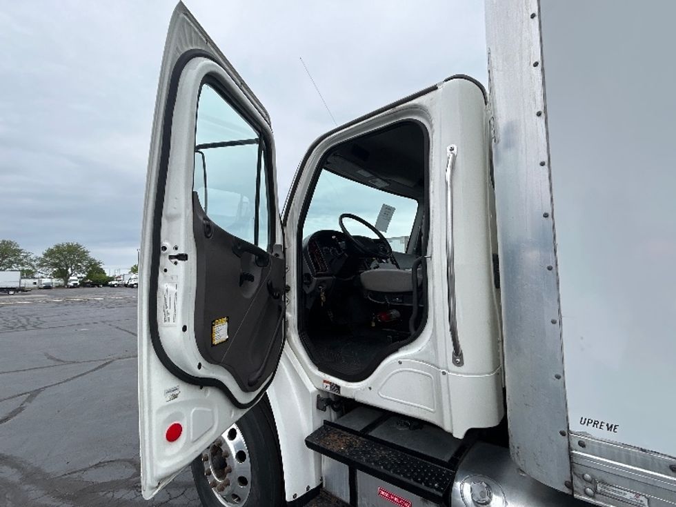 Medium Duty Box Truck-Light and Medium Duty Trucks-Freightliner-2020-M2-Indianapolis-IN-237,206\n\t\tmiles-$ 50,750 - Image 16