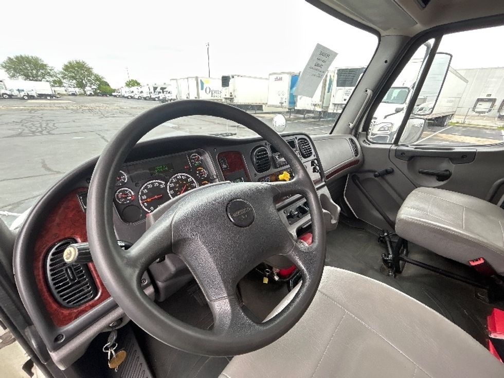 Medium Duty Box Truck-Light and Medium Duty Trucks-Freightliner-2020-M2-Indianapolis-IN-237,206\n\t\tmiles-$ 50,750 - Image 17