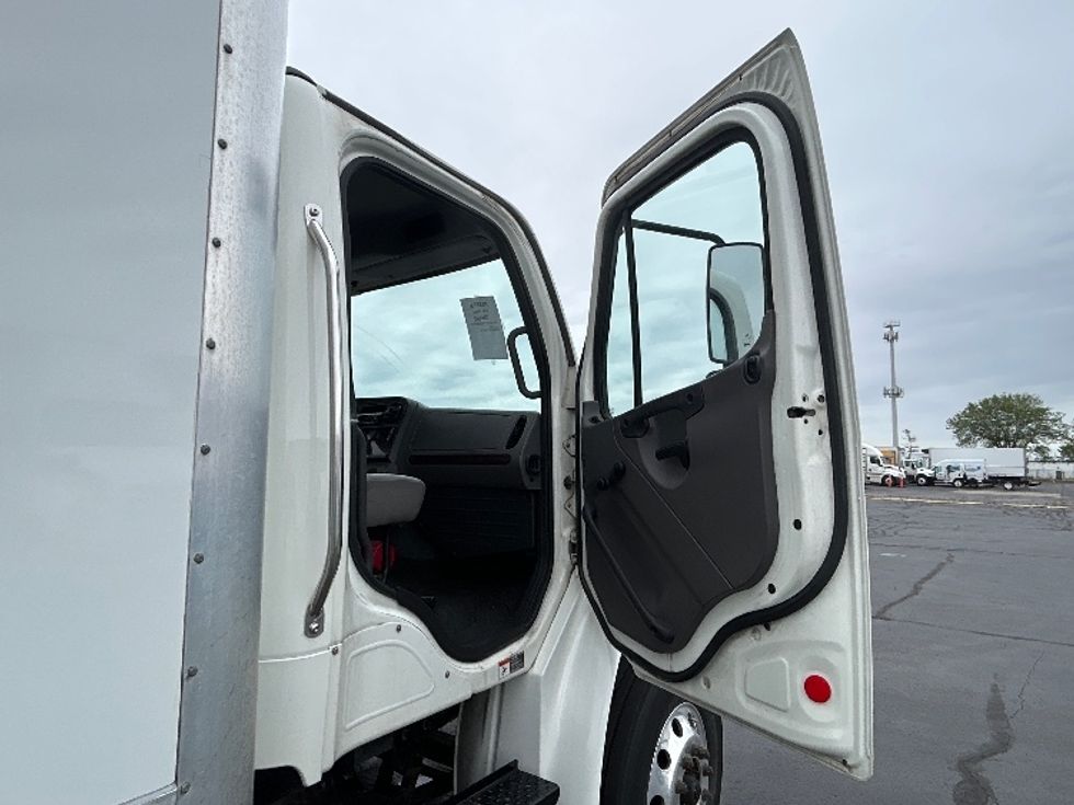 Medium Duty Box Truck-Light and Medium Duty Trucks-Freightliner-2020-M2-Indianapolis-IN-237,206\n\t\tmiles-$ 50,750 - Image 20