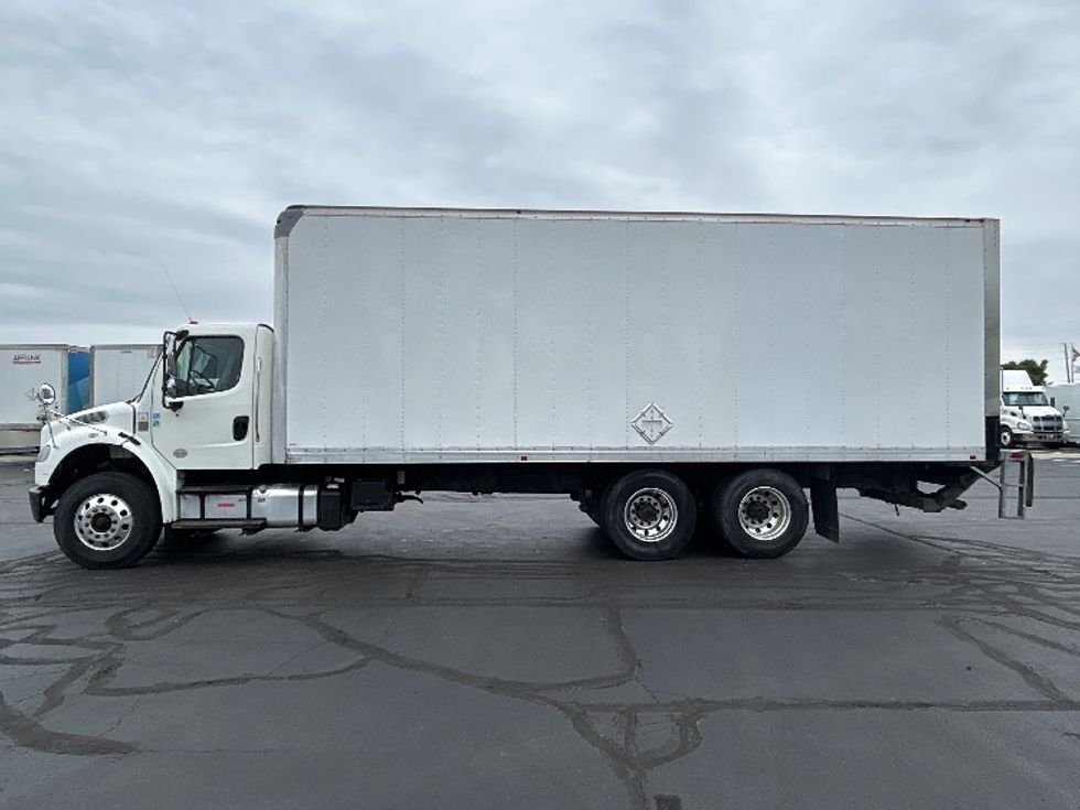 Medium Duty Box Truck-Light and Medium Duty Trucks-Freightliner-2020-M2-Indianapolis-IN-237,206\n\t\tmiles-$ 50,750 - Image 4