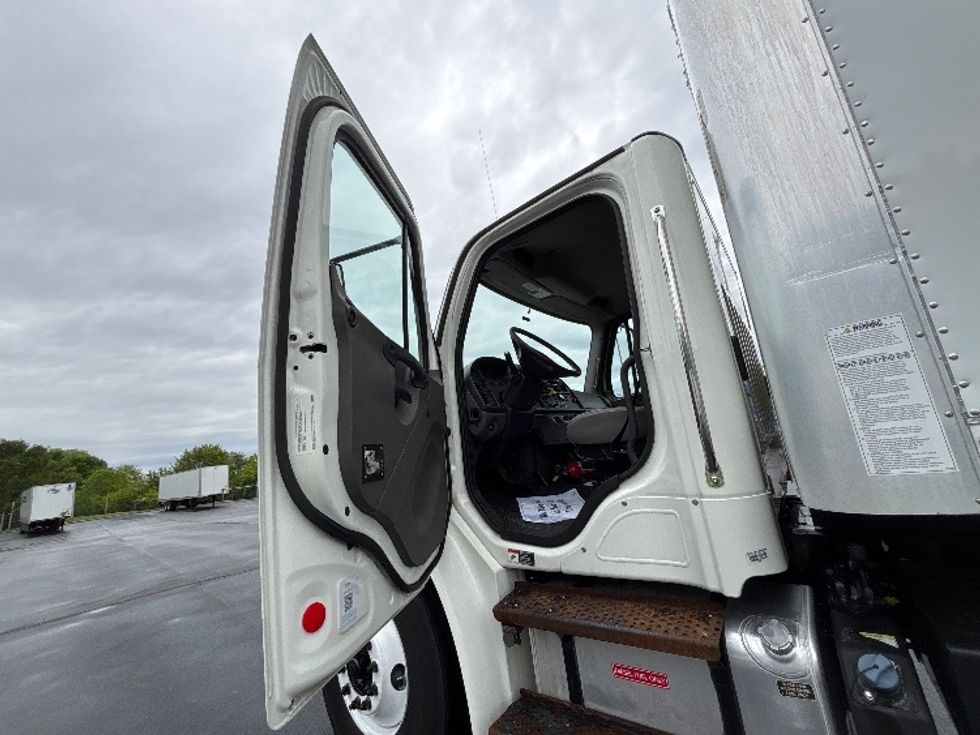 Medium Duty Box Truck-Light and Medium Duty Trucks-Freightliner-2020-M2-Indianapolis-IN-279,290\n\t\tmiles-$ 40,750 - Image 16