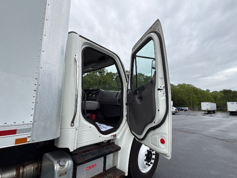 Medium Duty Box Truck-Light and Medium Duty Trucks-Freightliner-2020-M2-Indianapolis-IN-279,290\n\t\tmiles-$ 40,750 - Image 20