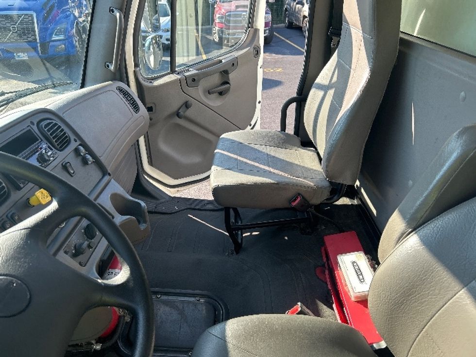 Medium Duty Box Truck-Light and Medium Duty Trucks-Freightliner-2020-M2-Indianapolis-IN-318,070\n\t\tmiles-$ 28,250 - Image 19