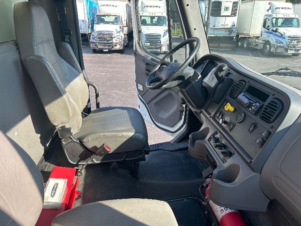 Medium Duty Box Truck-Light and Medium Duty Trucks-Freightliner-2020-M2-Indianapolis-IN-318,070\n\t\tmiles-$ 28,250 - Image 22