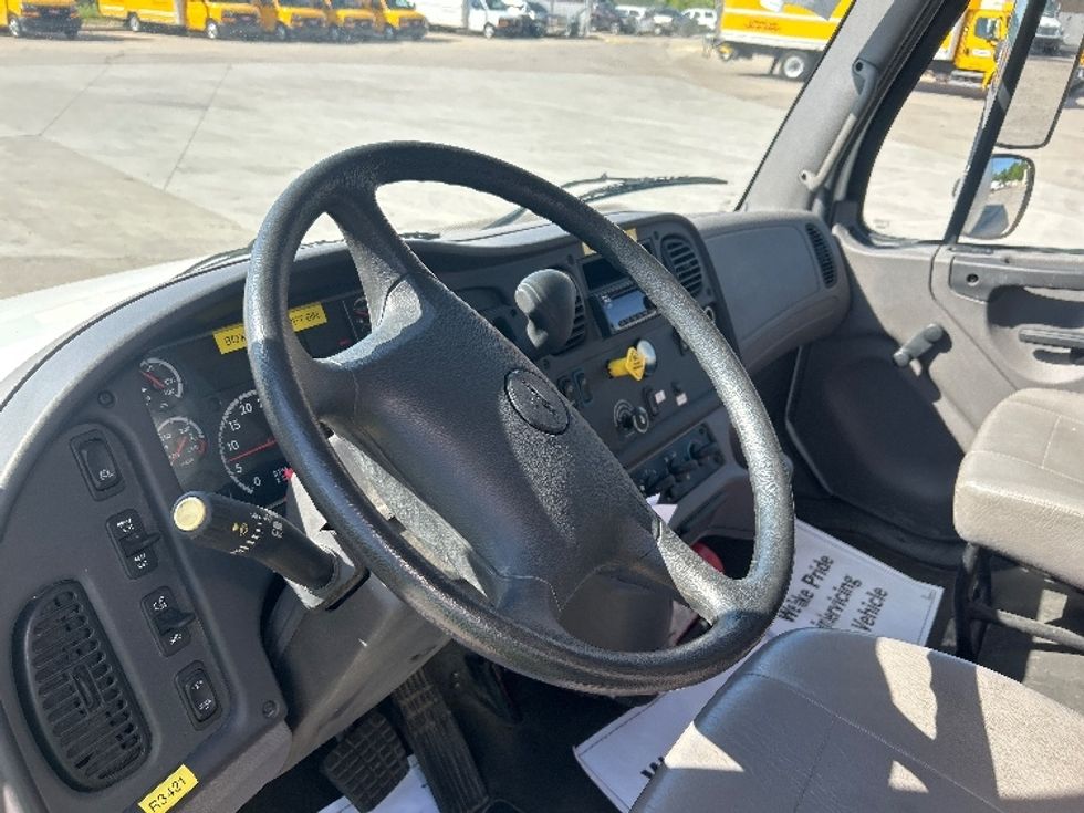 Medium Duty Box Truck-Light and Medium Duty Trucks-Freightliner-2020-M2-Indianapolis-IN-38,704\n\t\tmiles-$ 61,750 - Image 17