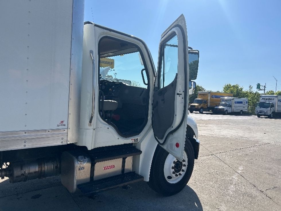 Medium Duty Box Truck-Light and Medium Duty Trucks-Freightliner-2020-M2-Indianapolis-IN-38,704\n\t\tmiles-$ 61,750 - Image 20