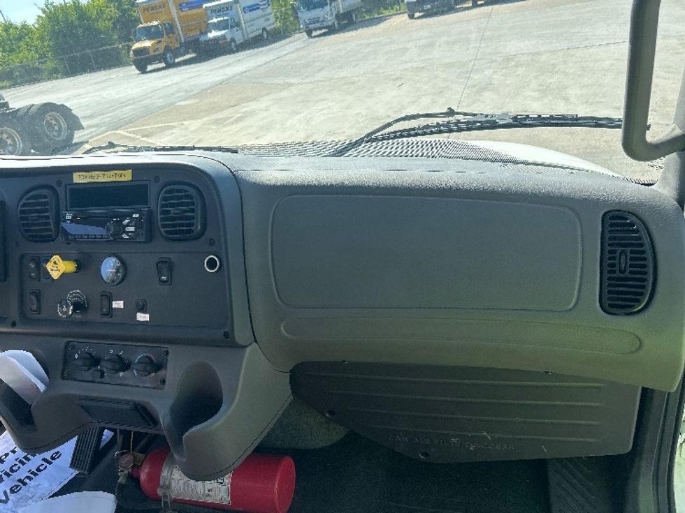 Medium Duty Box Truck-Light and Medium Duty Trucks-Freightliner-2020-M2-Indianapolis-IN-38,704\n\t\tmiles-$ 61,750 - Image 21