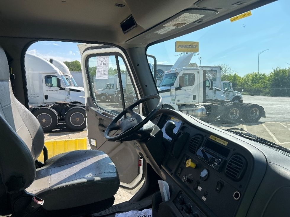 Medium Duty Box Truck-Light and Medium Duty Trucks-Freightliner-2020-M2-Indianapolis-IN-38,704\n\t\tmiles-$ 61,750 - Image 22