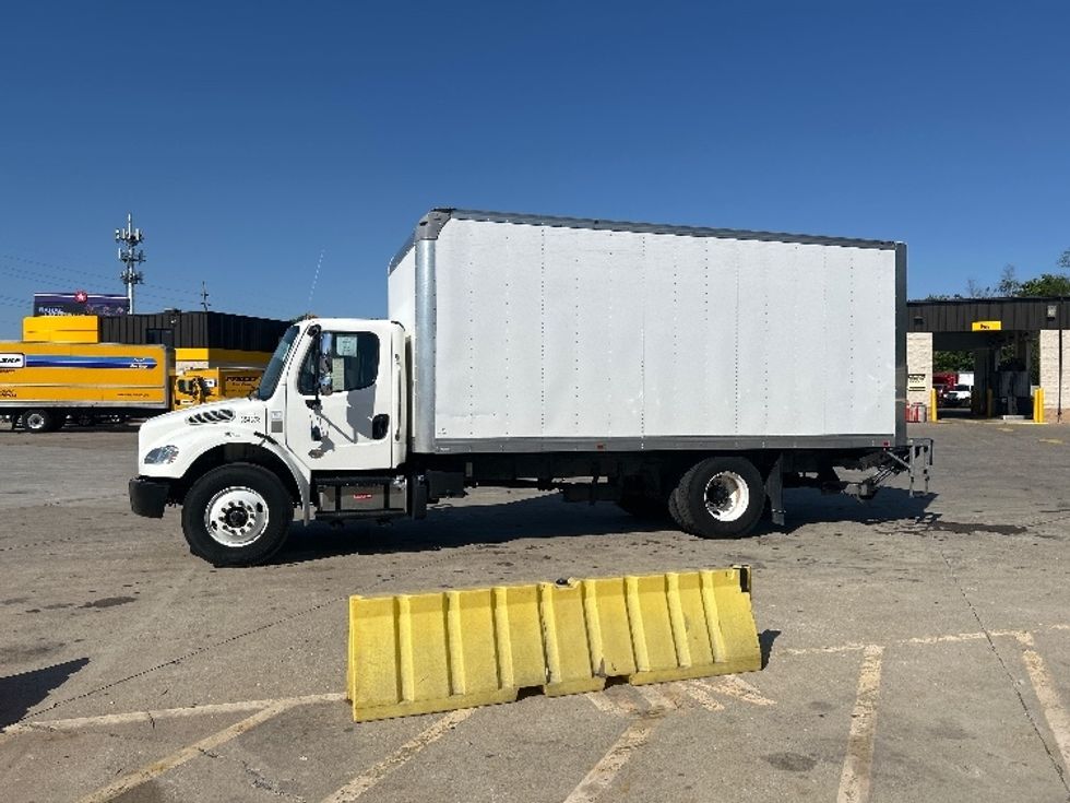Medium Duty Box Truck-Light and Medium Duty Trucks-Freightliner-2020-M2-Indianapolis-IN-38,704\n\t\tmiles-$ 61,750 - Image 4