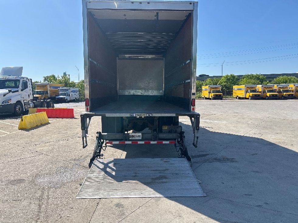 Medium Duty Box Truck-Light and Medium Duty Trucks-Freightliner-2020-M2-Indianapolis-IN-38,704\n\t\tmiles-$ 61,750 - Image 9