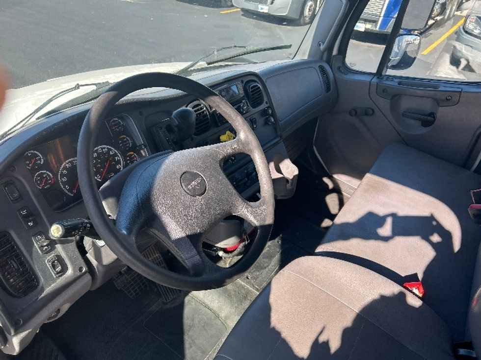 Medium Duty Box Truck-Light and Medium Duty Trucks-Freightliner-2020-M2-Indianapolis-IN-81,138\n\t\tmiles-$ 68,750 - Image 16