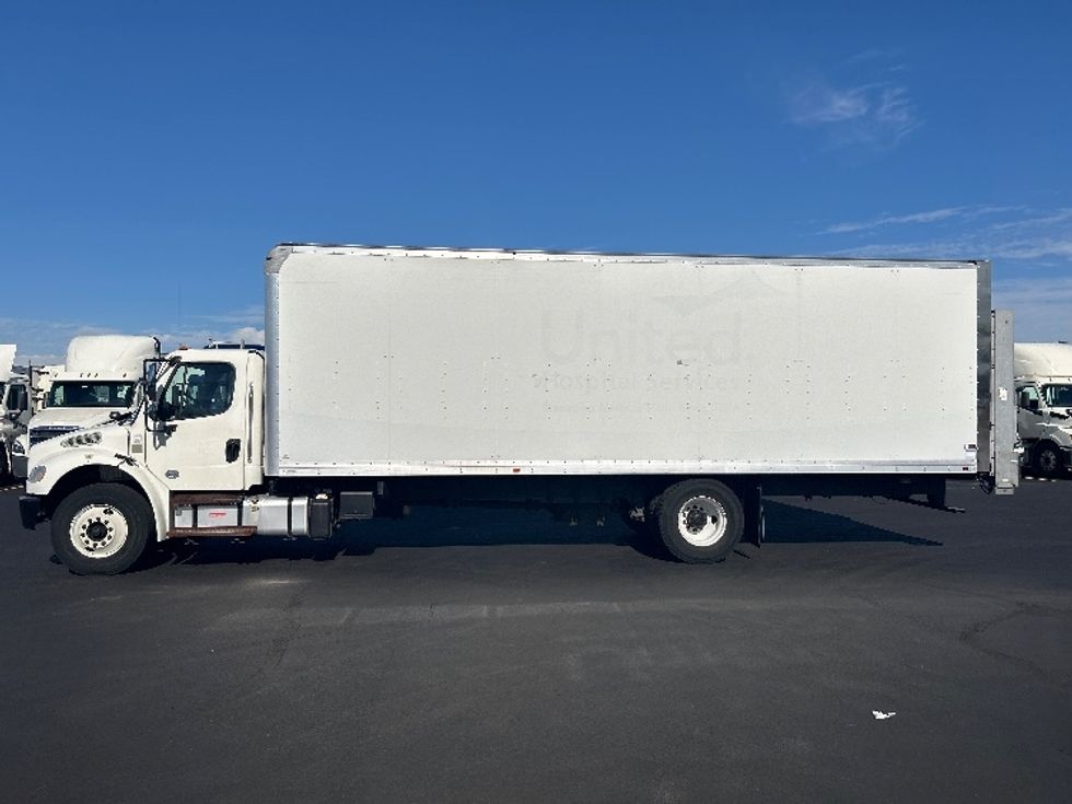 Medium Duty Box Truck-Light and Medium Duty Trucks-Freightliner-2020-M2-Indianapolis-IN-81,138\n\t\tmiles-$ 68,750 - Image 4