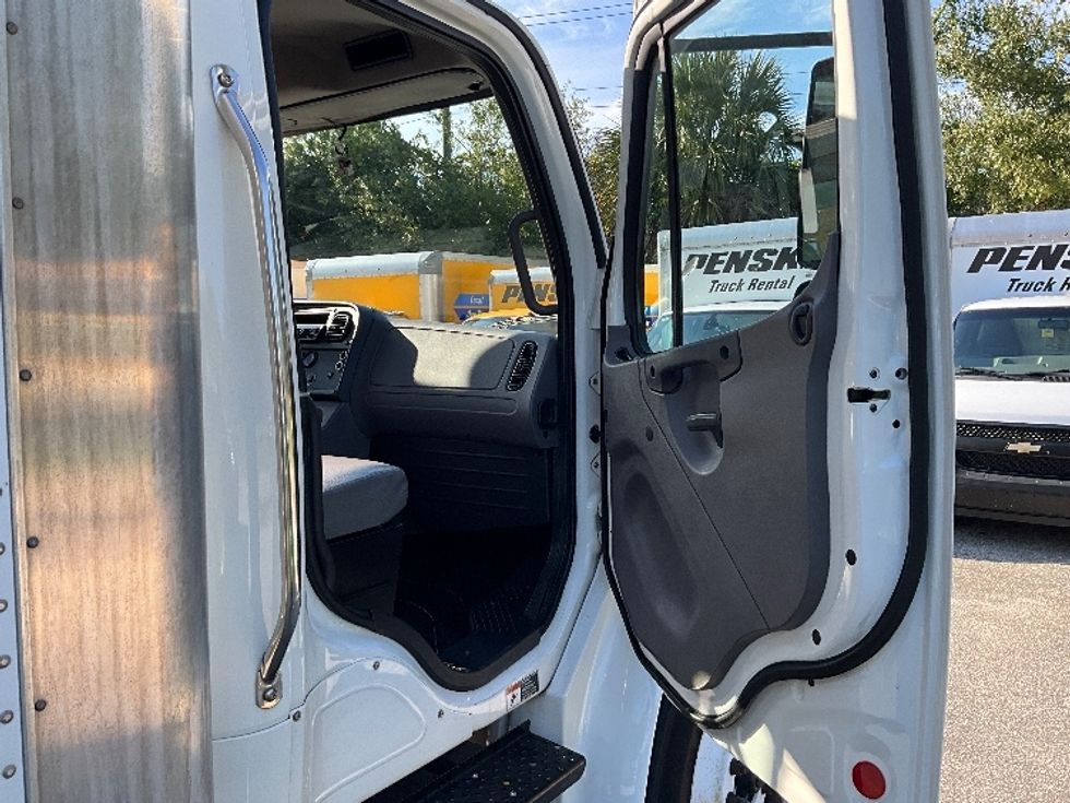 Medium Duty Box Truck-Light and Medium Duty Trucks-Freightliner-2020-M2-Jacksonville-FL-180,921\n\t\tmiles-$ 46,500 - Image 20