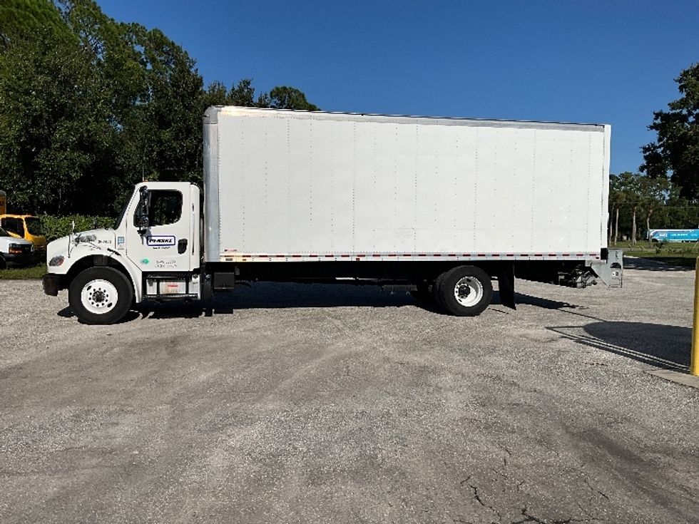 Medium Duty Box Truck-Light and Medium Duty Trucks-Freightliner-2020-M2-Jacksonville-FL-180,921\n\t\tmiles-$ 46,500 - Image 4