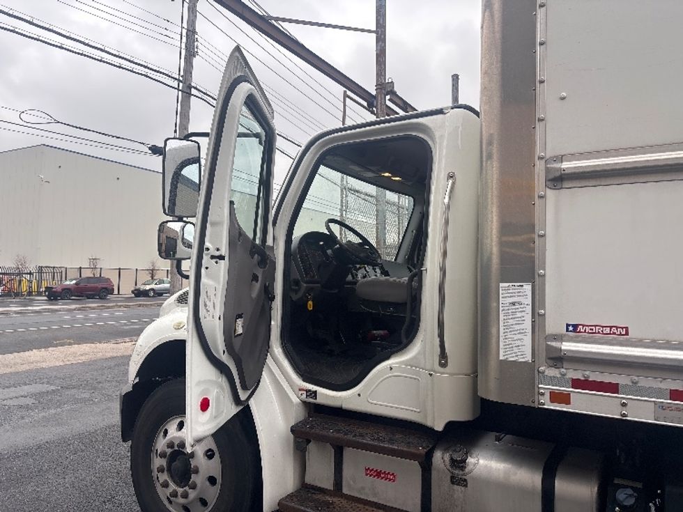 Medium Duty Box Truck-Light and Medium Duty Trucks-Freightliner-2020-M2-Jamaica-NY-171,670\n\t\tmiles-$ 45,500 - Image 16