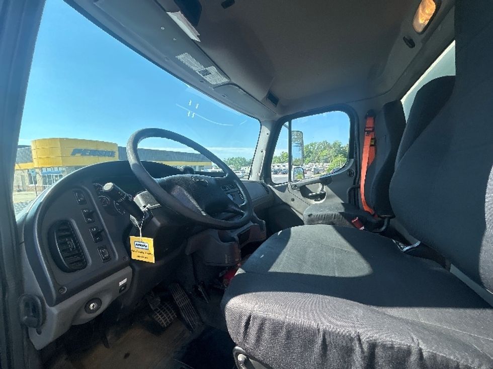 Medium Duty Box Truck-Light and Medium Duty Trucks-Freightliner-2020-M2-Jessup-MD-224,554\n\t\tmiles-$ 48,500 - Image 16