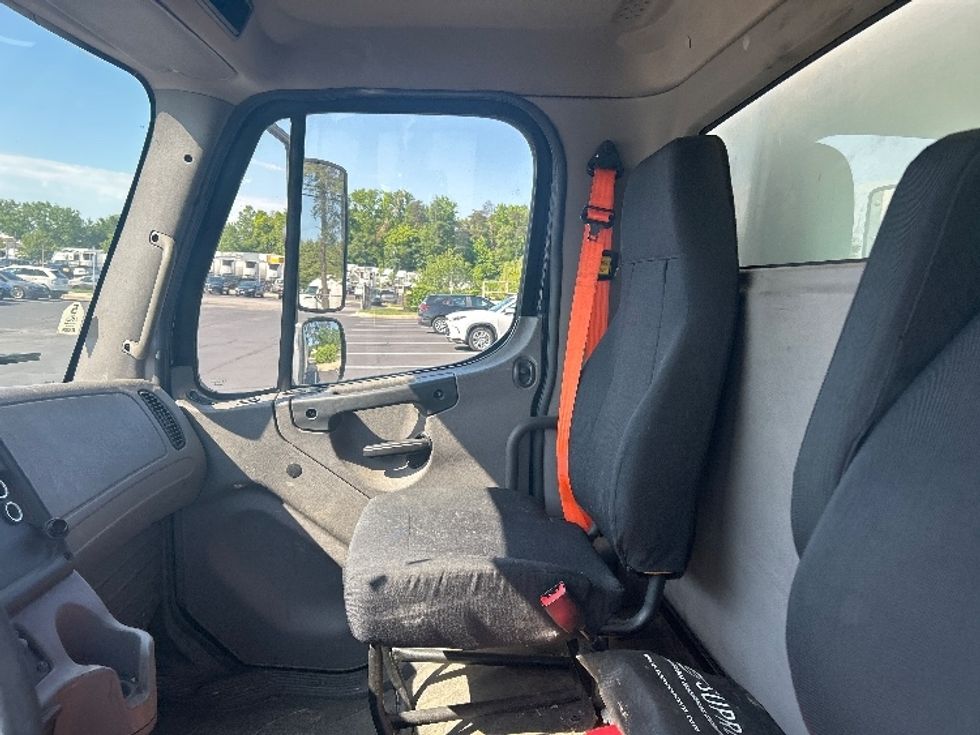 Medium Duty Box Truck-Light and Medium Duty Trucks-Freightliner-2020-M2-Jessup-MD-224,554\n\t\tmiles-$ 48,500 - Image 18