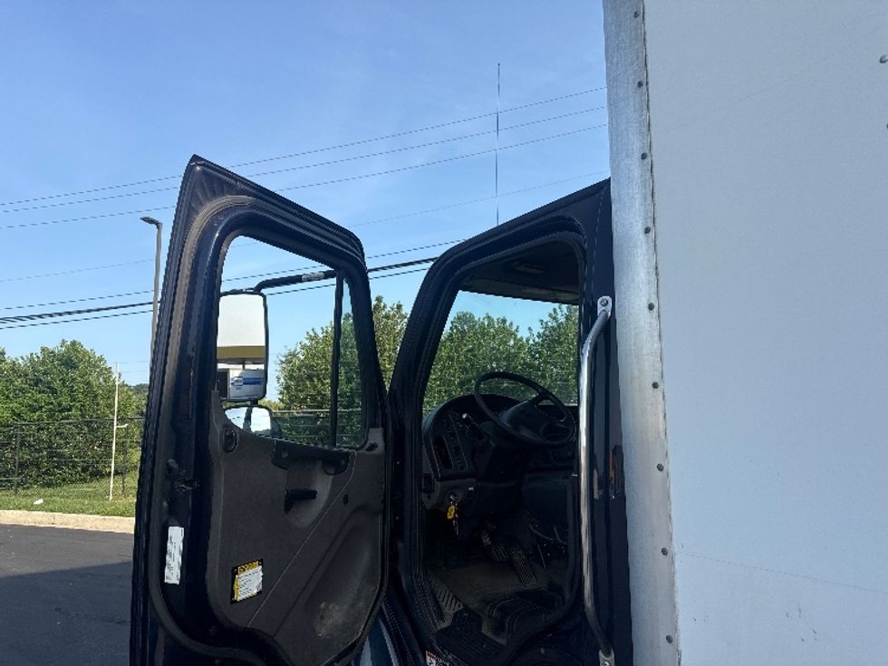 Medium Duty Box Truck-Light and Medium Duty Trucks-Freightliner-2020-M2-Jessup-MD-280,216\n\t\tmiles-$ 35,250 - Image 16