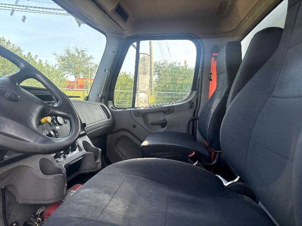 Medium Duty Box Truck-Light and Medium Duty Trucks-Freightliner-2020-M2-Jessup-MD-280,216\n\t\tmiles-$ 35,250 - Image 18