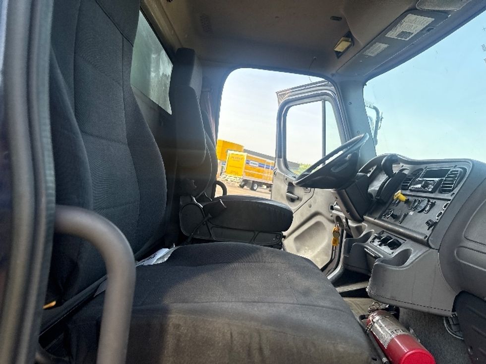 Medium Duty Box Truck-Light and Medium Duty Trucks-Freightliner-2020-M2-Jessup-MD-280,216\n\t\tmiles-$ 35,250 - Image 21