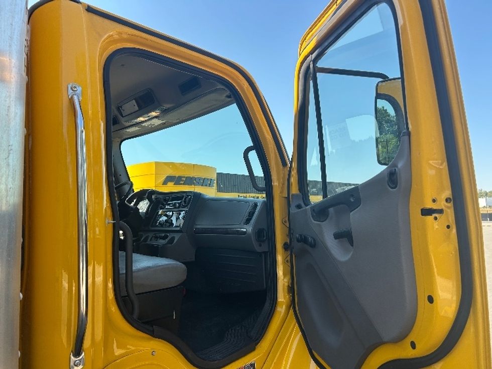 Medium Duty Box Truck-Light and Medium Duty Trucks-Freightliner-2020-M2-Kalamazoo-MI-152,126\n\t\tmiles-$ 57,250 - Image 14