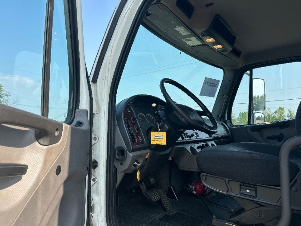 Medium Duty Box Truck-Light and Medium Duty Trucks-Freightliner-2020-M2-Kalamazoo-MI-271,967\n\t\tmiles-$ 37,750 - Image 16