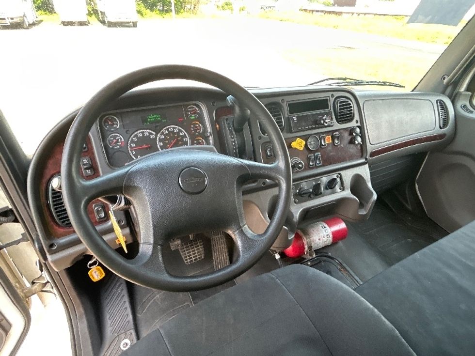 Medium Duty Box Truck-Light and Medium Duty Trucks-Freightliner-2020-M2-Kalamazoo-MI-271,967\n\t\tmiles-$ 37,750 - Image 18