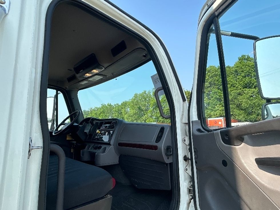 Medium Duty Box Truck-Light and Medium Duty Trucks-Freightliner-2020-M2-Kalamazoo-MI-271,967\n\t\tmiles-$ 37,750 - Image 20