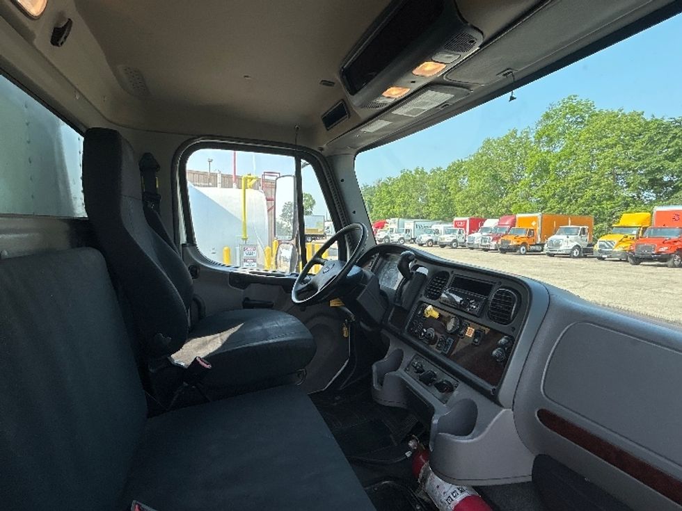 Medium Duty Box Truck-Light and Medium Duty Trucks-Freightliner-2020-M2-Kalamazoo-MI-271,967\n\t\tmiles-$ 37,750 - Image 22