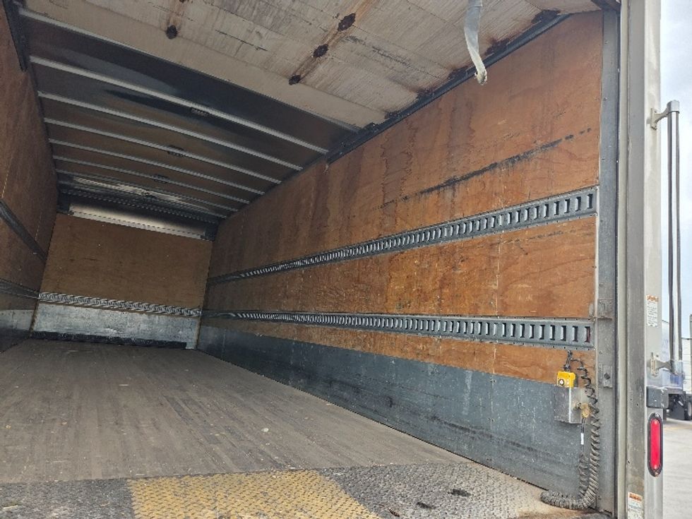 Medium Duty Box Truck-Light and Medium Duty Trucks-Freightliner-2020-M2-Kansas City-MO-288,695\n\t\tmiles-$ 24,000 - Image 12