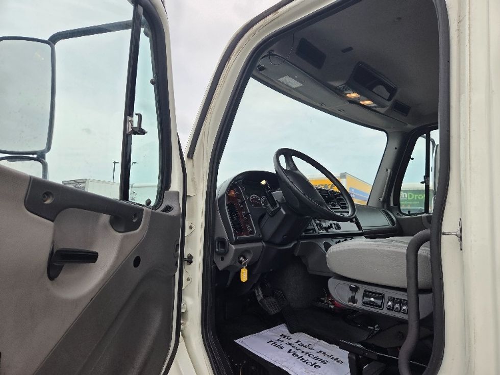 Medium Duty Box Truck-Light and Medium Duty Trucks-Freightliner-2020-M2-Kansas City-MO-288,695\n\t\tmiles-$ 24,000 - Image 16