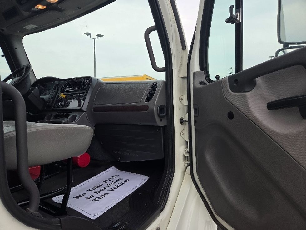 Medium Duty Box Truck-Light and Medium Duty Trucks-Freightliner-2020-M2-Kansas City-MO-288,695\n\t\tmiles-$ 24,000 - Image 20